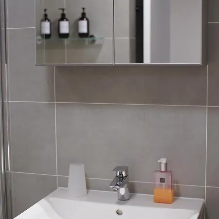 Holesovice Delight: Modern Comfort With A Twist In 7 *