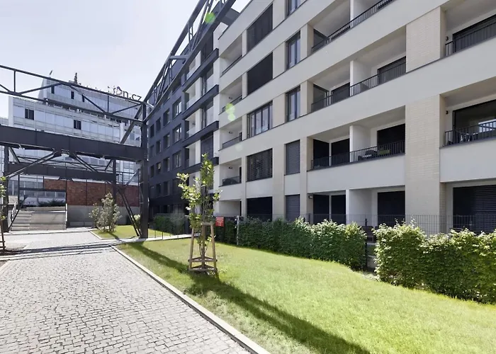 Holesovice Delight: Modern Comfort With A Twist In 7 公寓 *