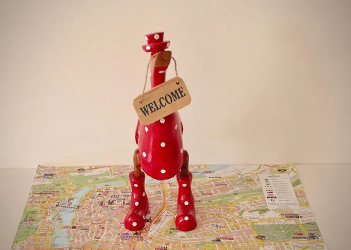 Holesovice Delight: Modern Comfort With A Twist In 7 公寓