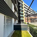 Holesovice Delight: Modern Comfort With A Twist In 7 Apartmán