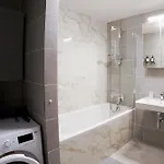 Apartmán Holesovice Delight: Modern Comfort With A Twist In 7 *