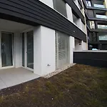 Apartmán Holesovice Delight: Modern Comfort With A Twist In 7 *